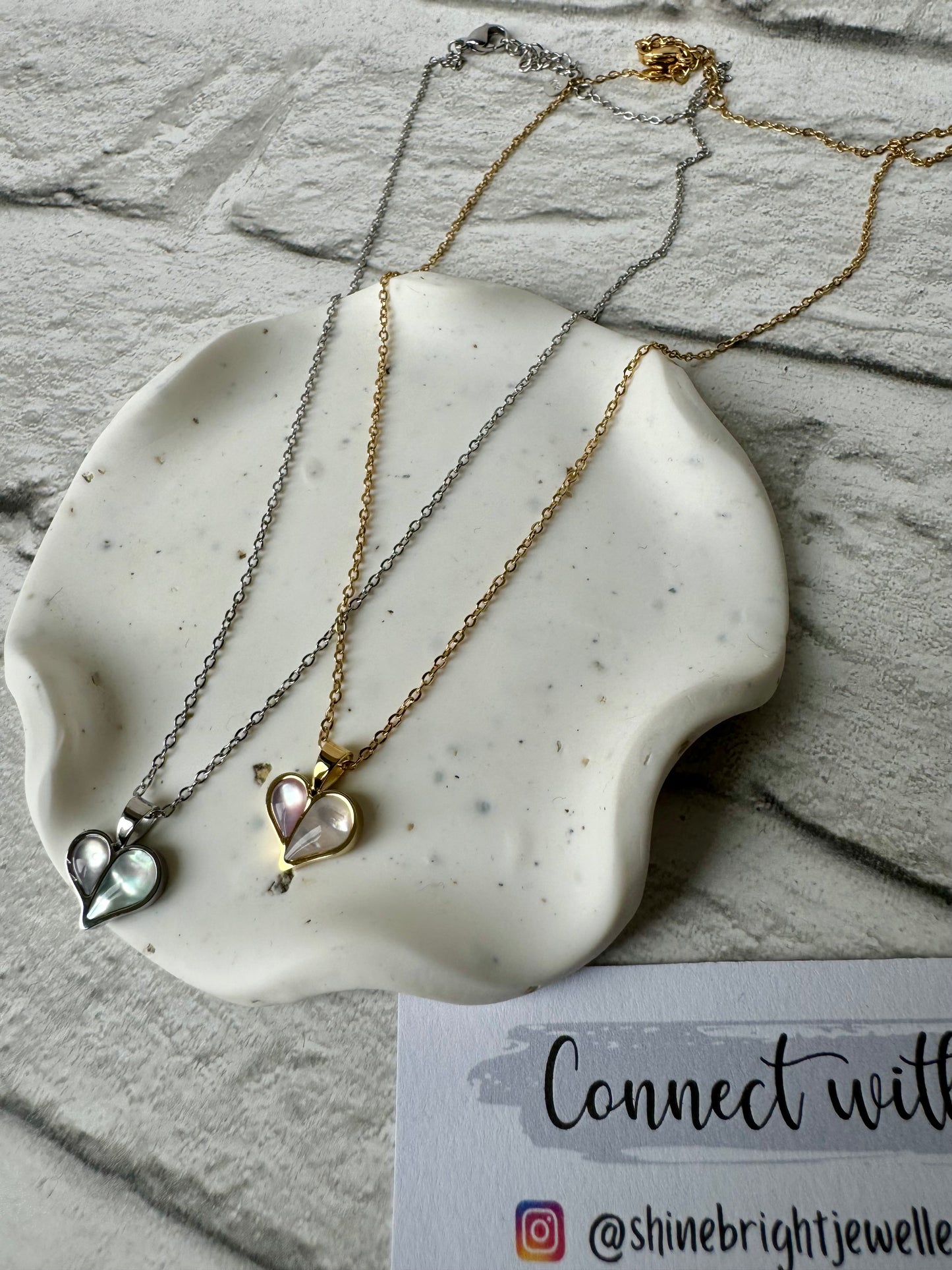 Natural Shell Heart Necklace [Eva]