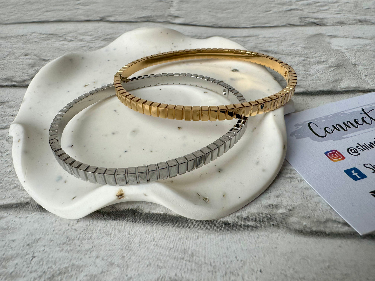 Classic bangle [Daisy]