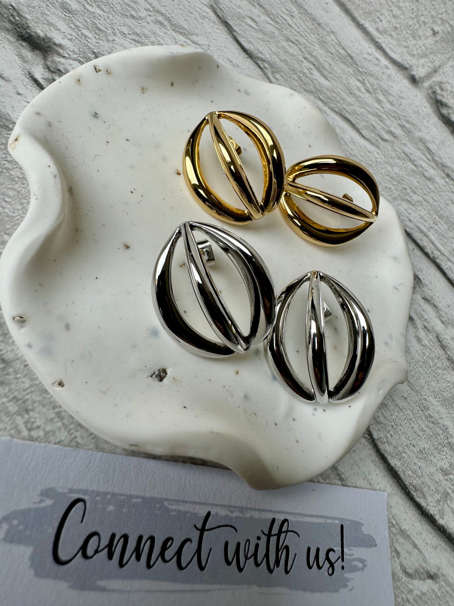 Geometric Hollow Stud Earrings [Elsie]