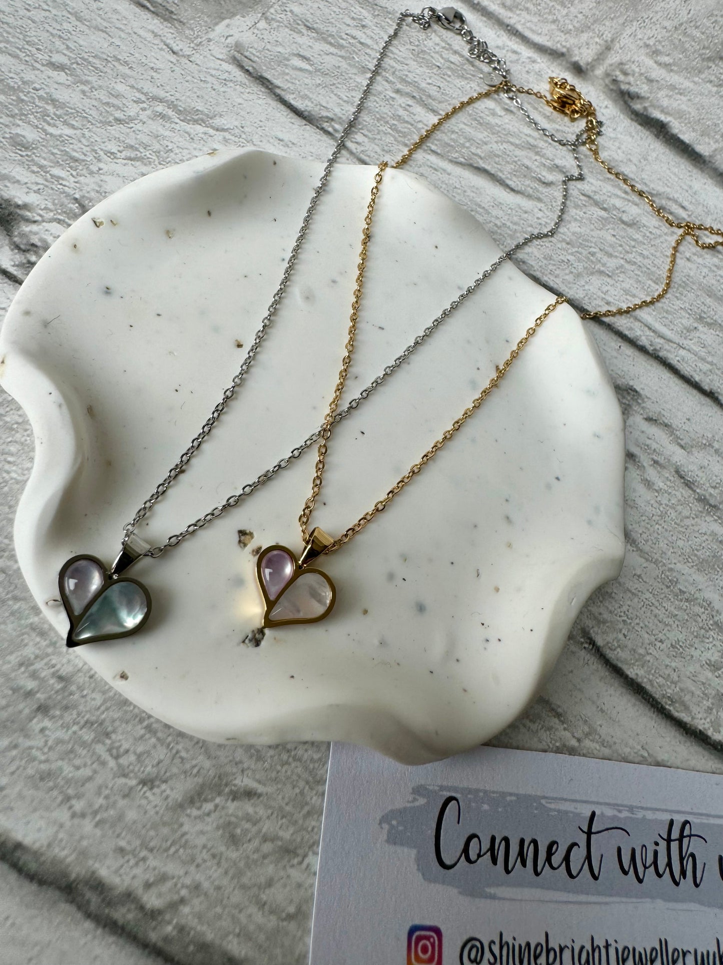 Natural Shell Heart Necklace [Eva]