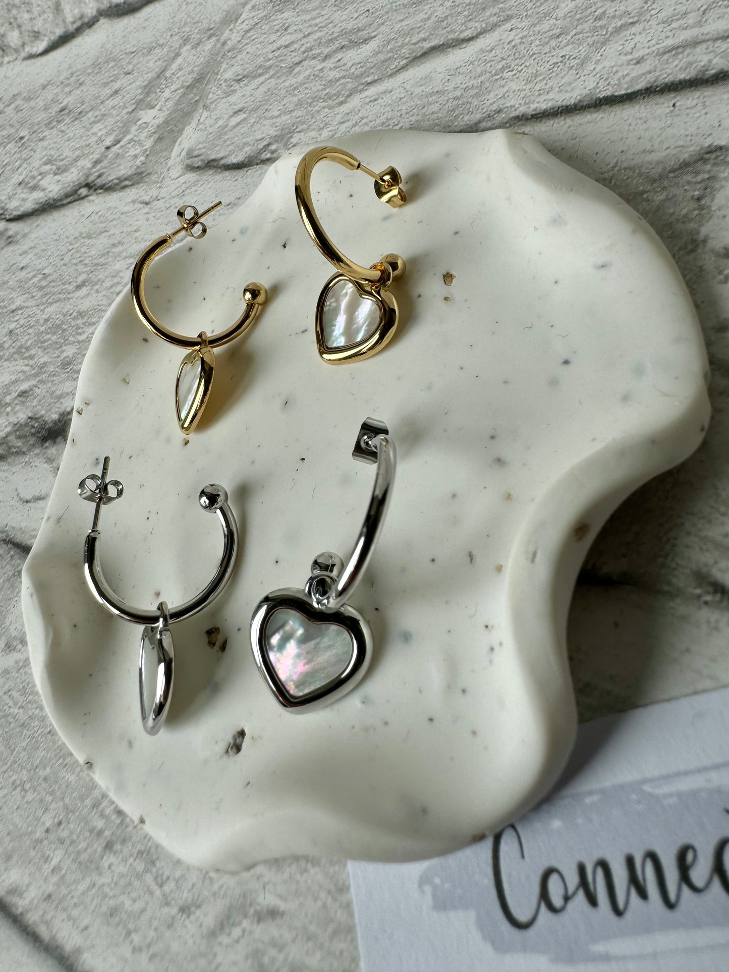 Natural Shell Heart Drop Earrings [Sophia]