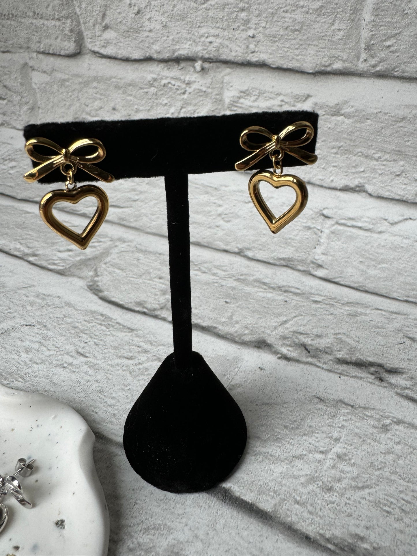 Heart Bow Earrings [Isla]