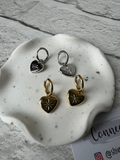 Heart Zirconia Huggies Earrings [Lisa]